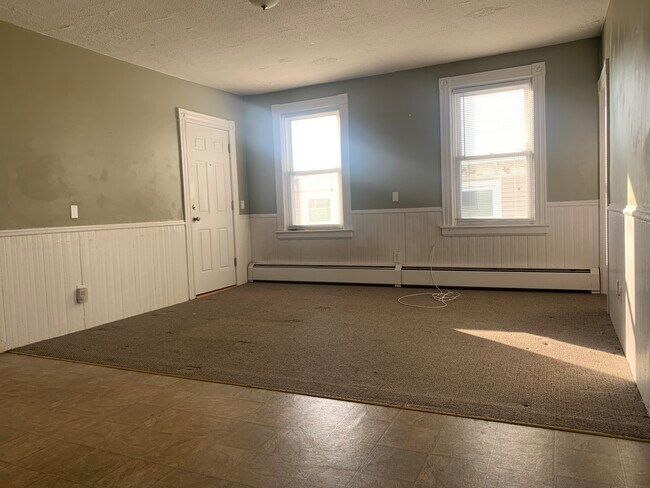 Building Photo - 11 Spruce St