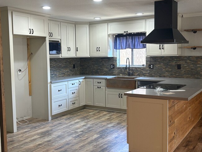 Building Photo - 8139 Winfield Dr