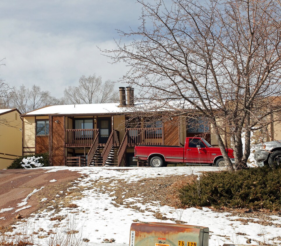 Building Photo - 2914 Straus Ln