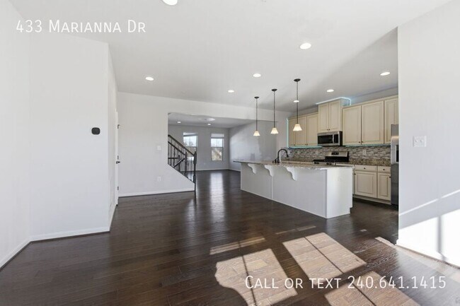 Foto del edificio - 433 Marianna Dr