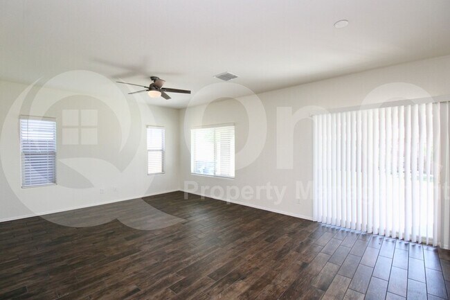 Foto del edificio - 2315 E Runaway Bay Pl