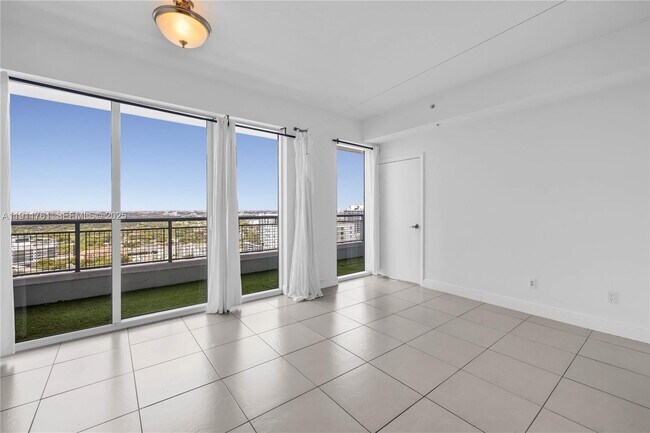 Foto del edificio - 60 SW 13th St