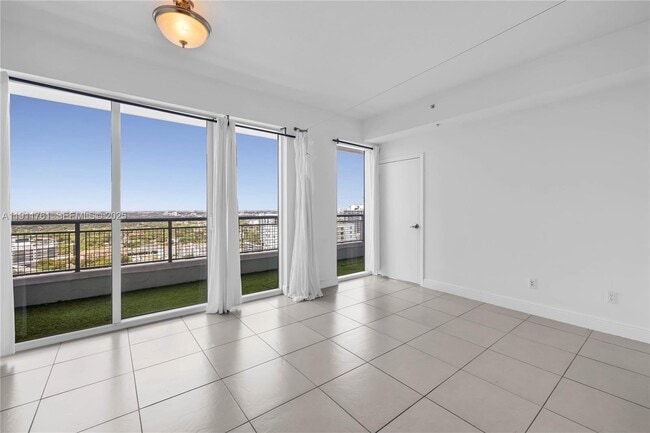 Building Photo - 60 SW 13th St