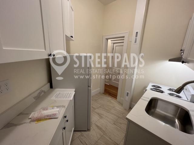 Building Photo - 1 bedroom in Boston MA 02215