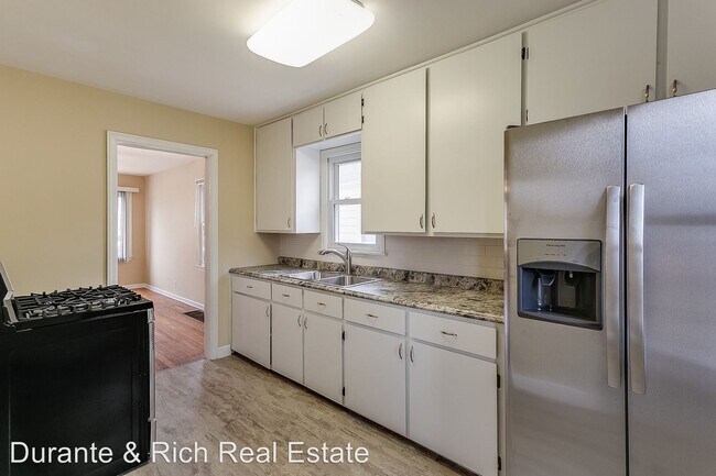 Building Photo - 3 br, 1 bath House - 2807 26th Ave.