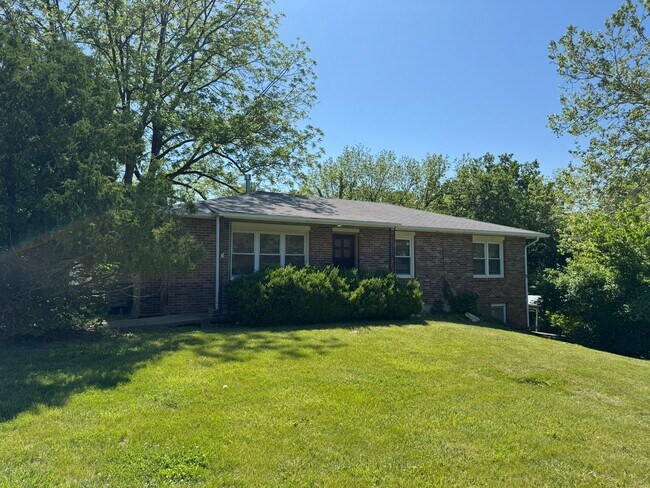 Foto del edificio - 4 Bedroom house with Second kitchen in basement