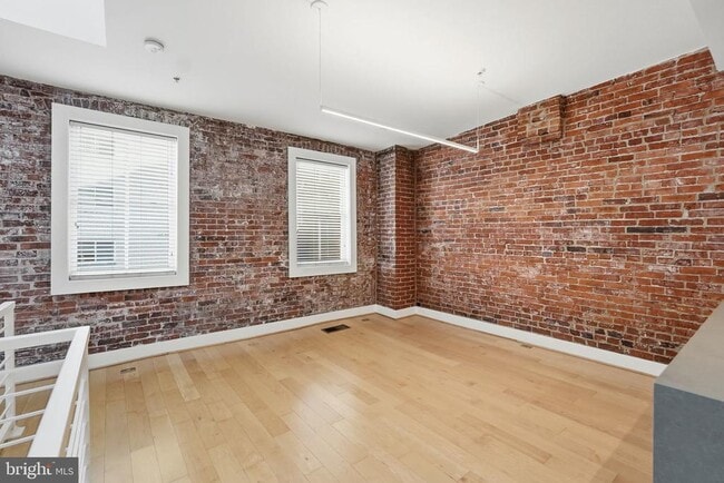 Building Photo - 1209 13th St NW