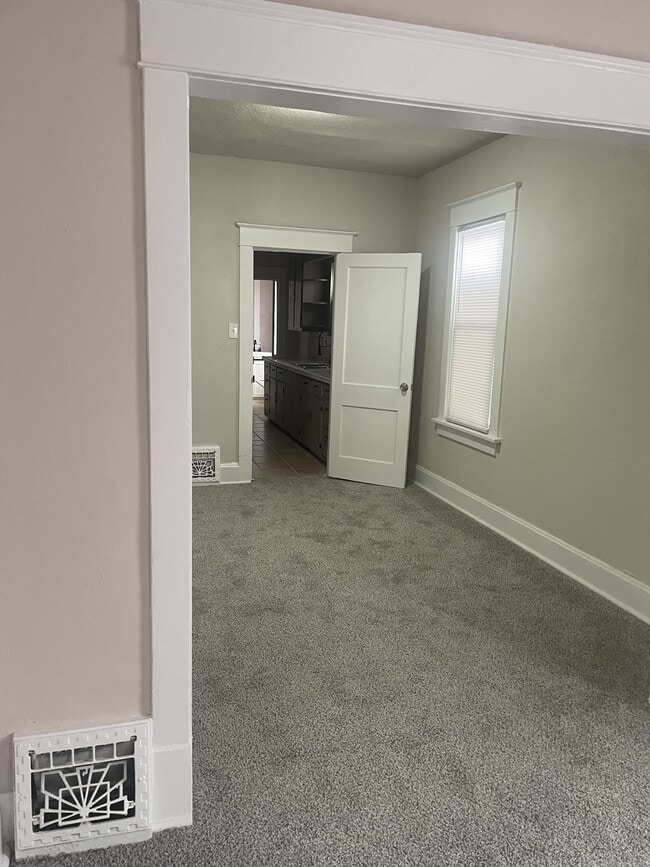 Building Photo - 1839 Ervay Ave