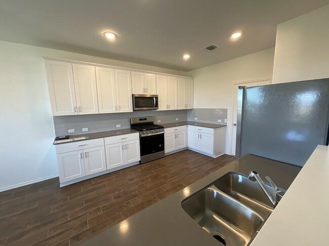 Foto del edificio - 337 Redonda Dr