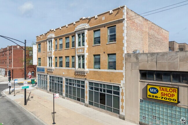 Building Photo - 4950-4958 W Madison St