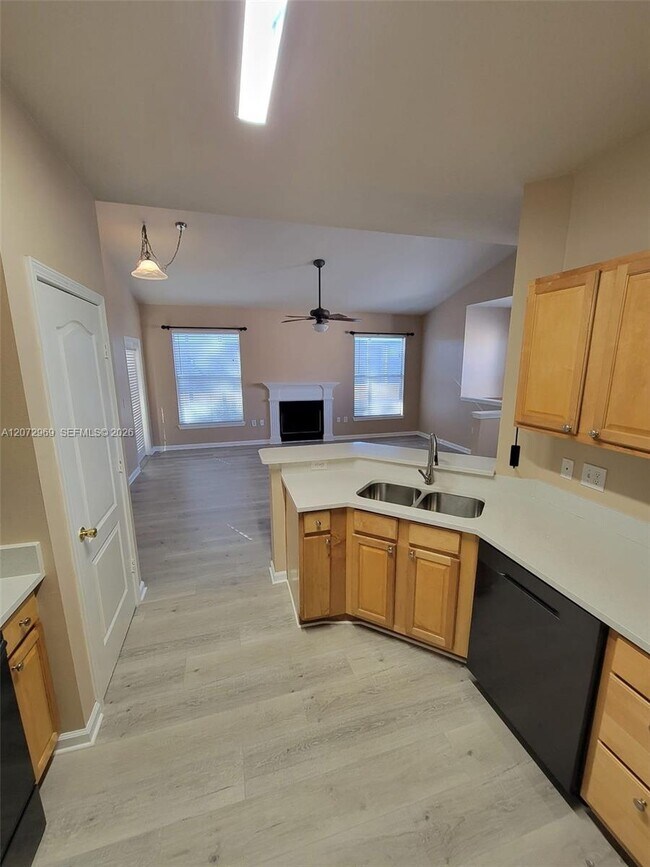 Building Photo - 17962 Villa Creek Dr