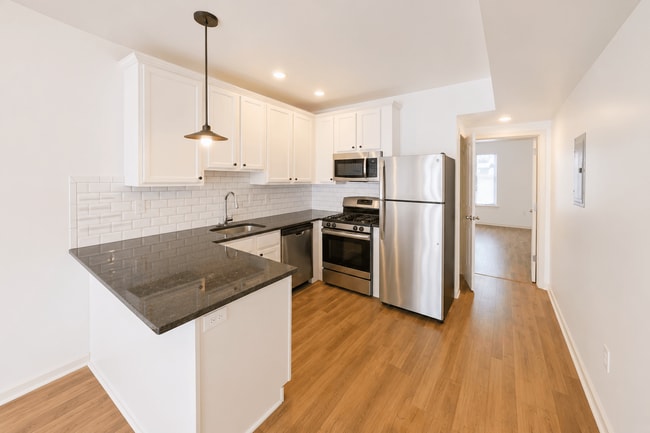 Building Photo - 6619 Ridge Avenue