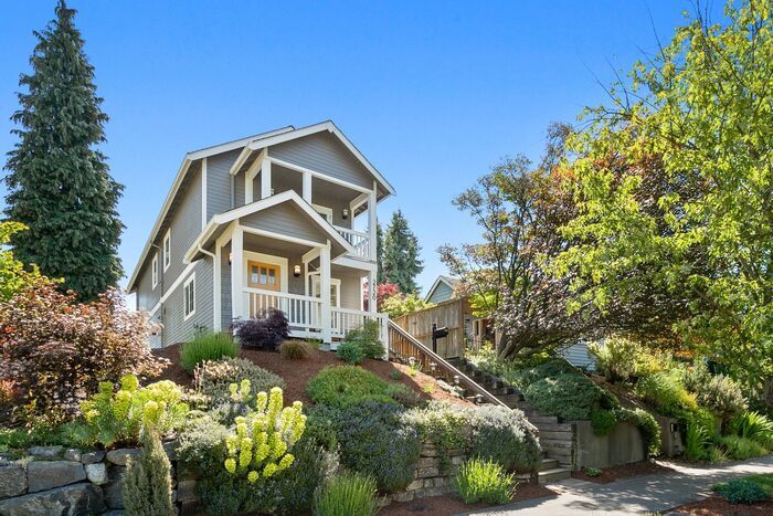 Foto principal - Gorgeous AIR CONDITIONED Coastal Home in C...