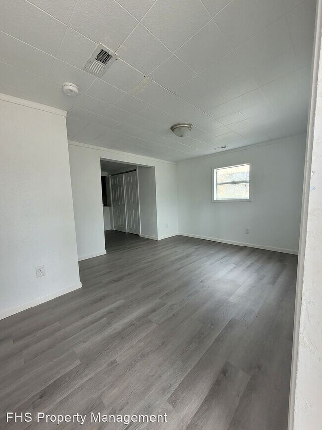 Building Photo - 3 br, 2 bath House - 1830 E Monroe Terrace