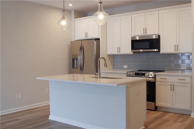 Foto del edificio - 495 Crown Dr