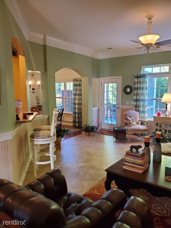 Foto del edificio - 4 br, 2 bath House - 10439 Tintinhull Drive