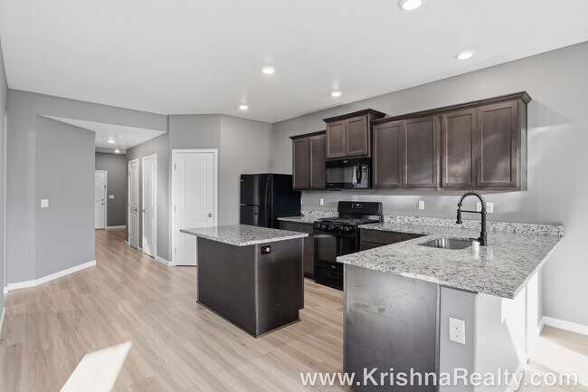 Foto del edificio - Lovely 5 BD | 3 BA | Loft | Main-Level Suite | 2,376 SF | Corner Lot | Riverside Estates