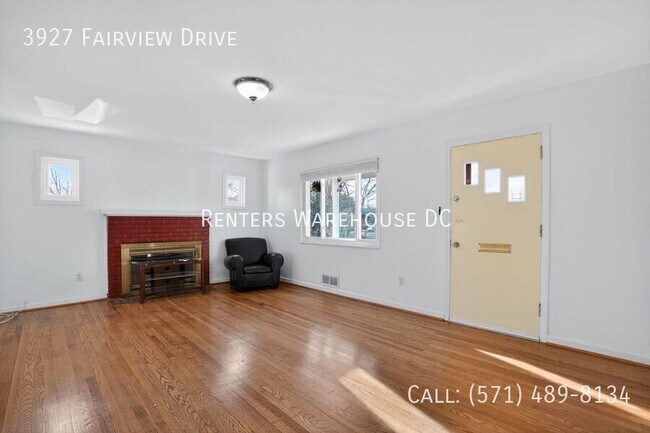 Foto del edificio - 3927 Fairview Dr