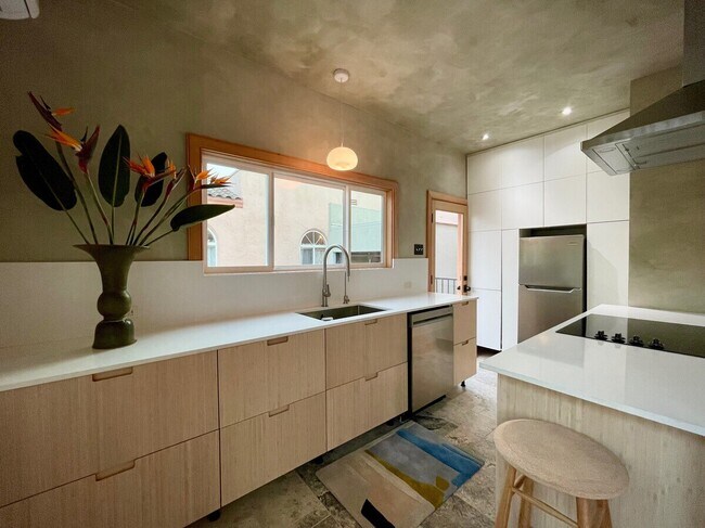 Foto del edificio - 4404-4410 Clayton Ave