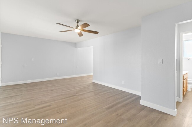 Foto del edificio - 2 br, 1 bath Apartment - 1050 Gaviota Aven...