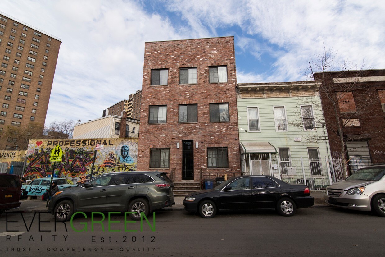 Primary Photo - 17 Garden St