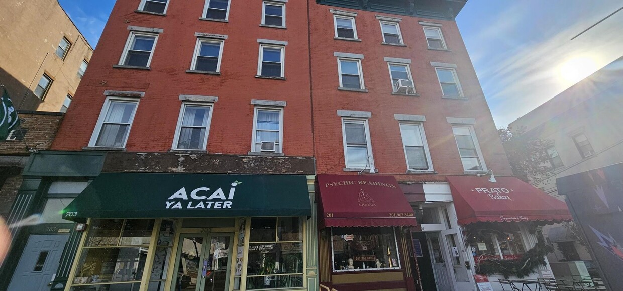 Primary Photo - 203 Washington St