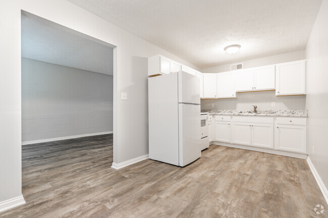 2BR, 1BA - Unit 4 - Parkside Apartments