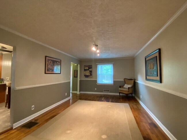 Foto del edificio - 2625 Sunny Ln SE