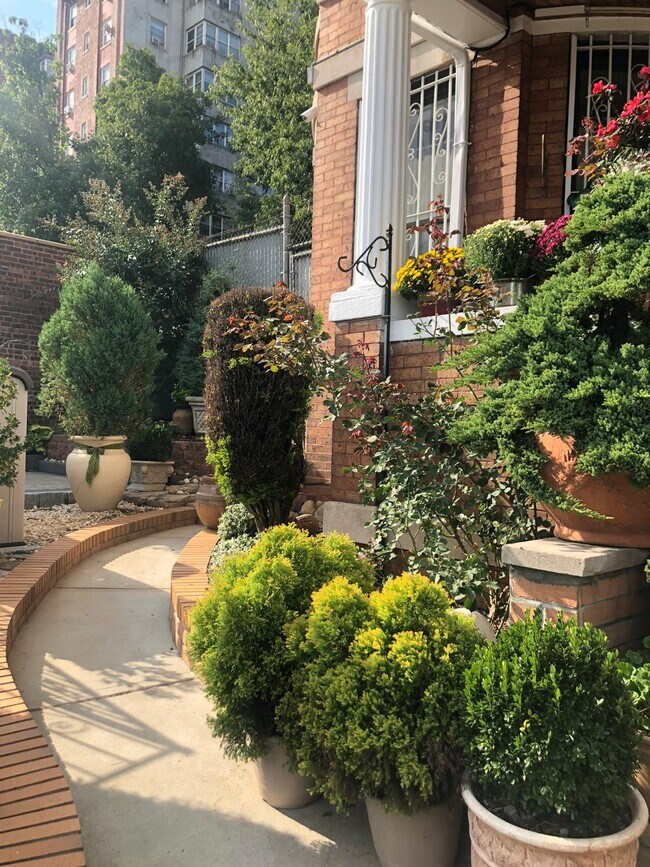 Foto del edificio - 129 Sunnyside Ave