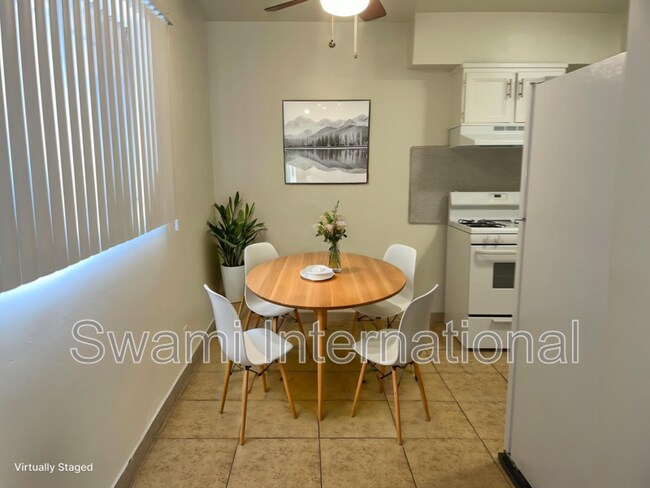 Foto del edificio - 629 W 82nd St