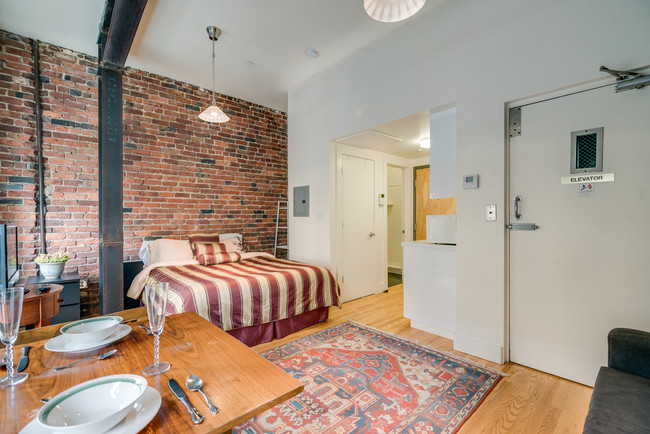 Building Photo - 37 Belden Pl