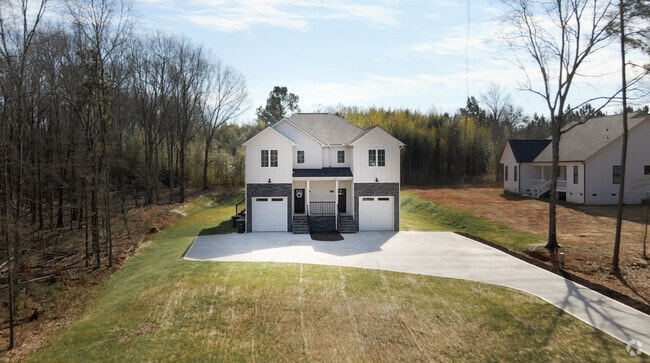 Building Photo - 555 Dallas Rd