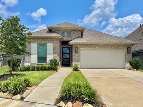 Building Photo - 9307 Crescent Mill Dr