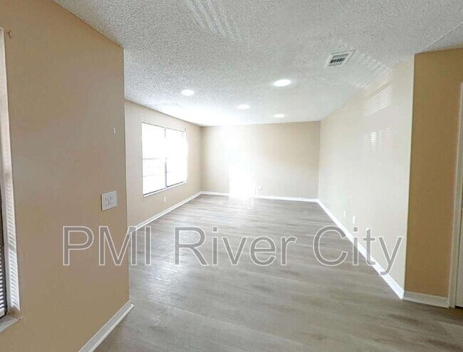 Building Photo - 467 Lombard St