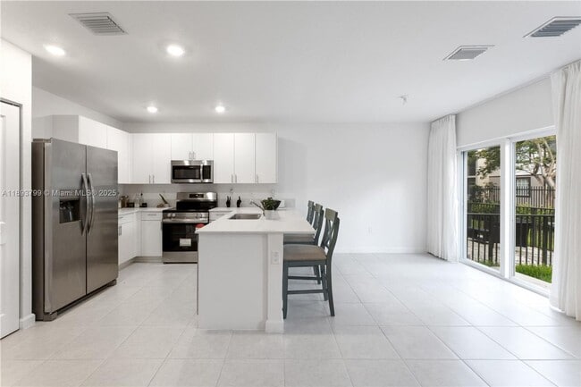 Photo - 5025 SW 37th St House