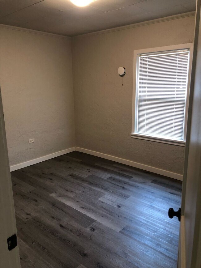 Foto del edificio - Del Norte Ave, Prineville, 1332-1336, OR