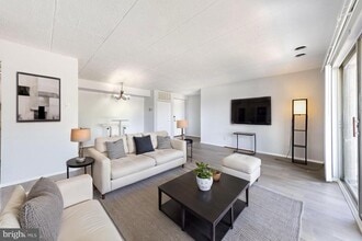 Building Photo - 2600 Indian Dr