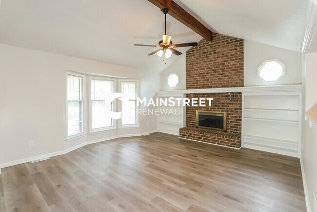 Building Photo - 3 Bedroom Pet-Friendly Home in Lees Summit, MO with Main Street Renewal