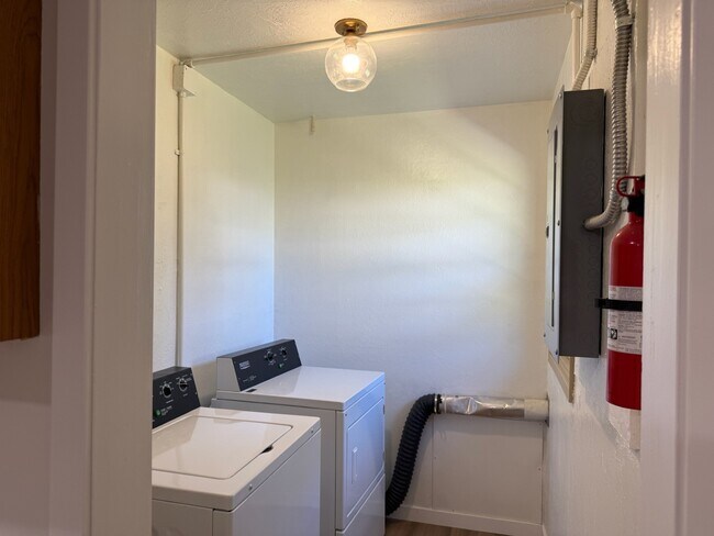 Foto del edificio - 280 Drinkward St NW