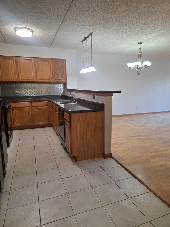 Building Photo - 6559 W George St