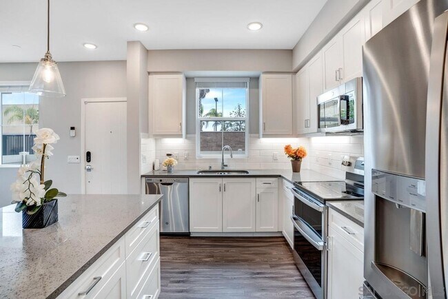 Building Photo - Brand New San Marcos 4/BR, 2 1/2 BA Town H...