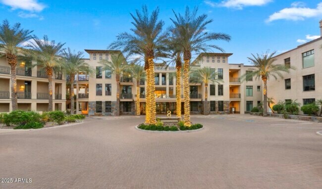 Building Photo - 8 Biltmore Estates Dr