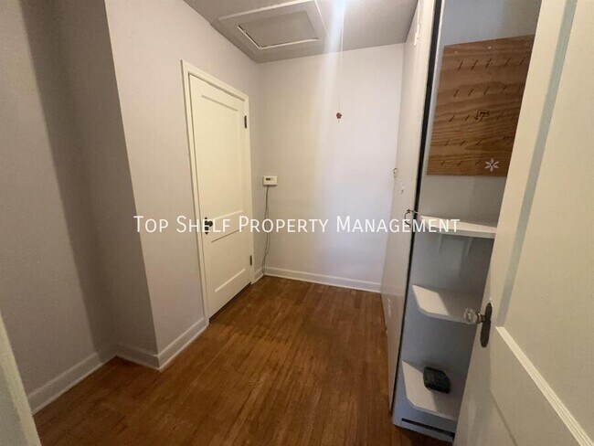Foto del edificio - 2303 E 9th St