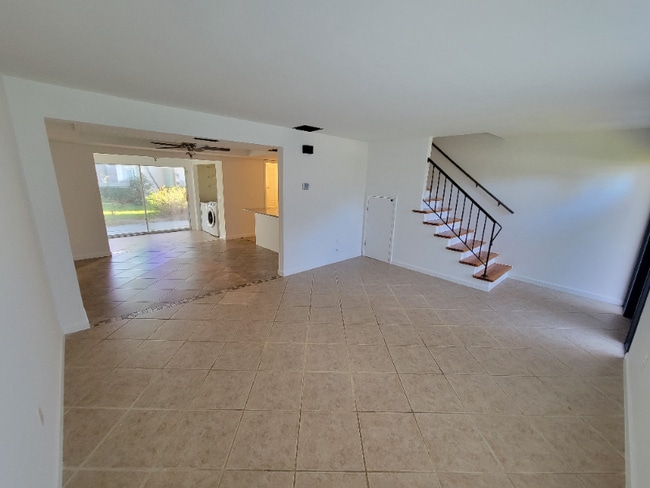 Building Photo - 4915 Catalina Dr