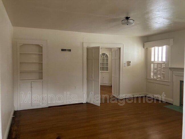 Building Photo - 137 W Andrews Ave