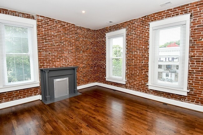 Building Photo - 1764 Frankfort Ave