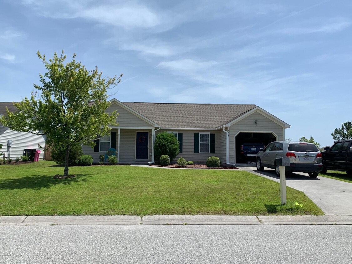 7513 Brittany Lakes Dr, Wilmington, NC 28411 House Rental in