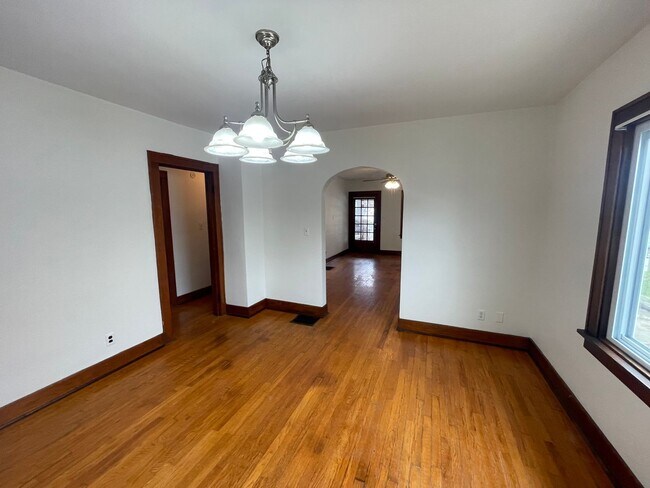 Foto del edificio - 1 Bedroom House Near Columbian Park