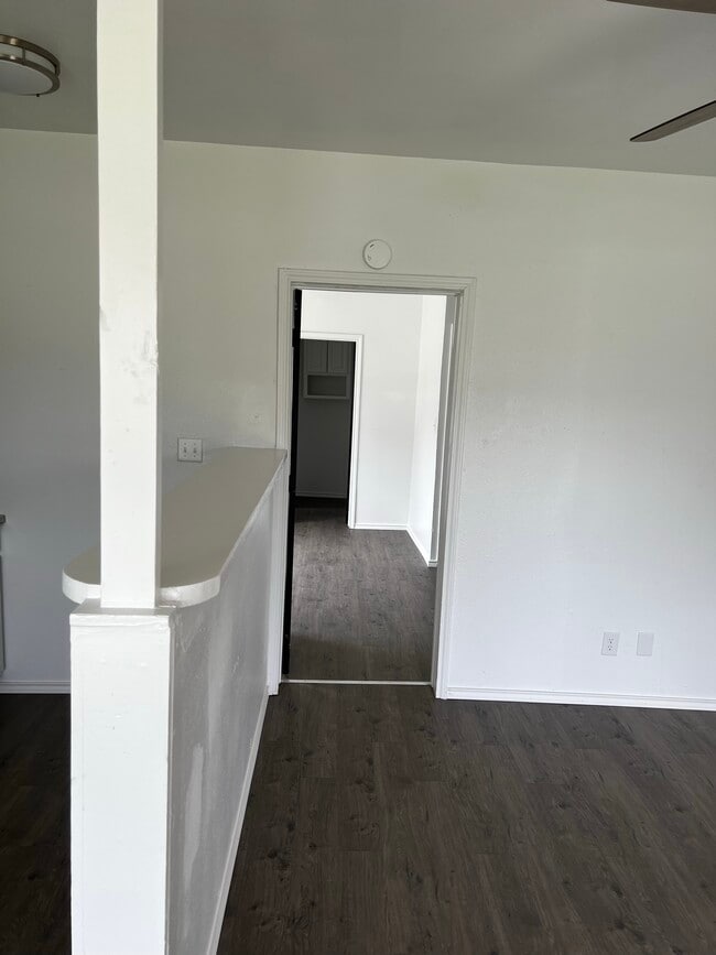 Foto del edificio - 522 W Alice Ave