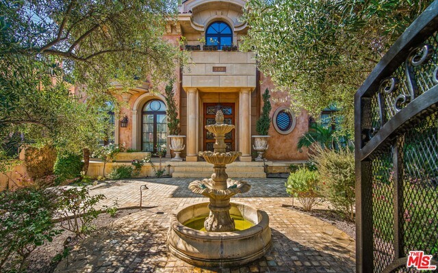 Foto del edificio - 585 S Burlingame Ave